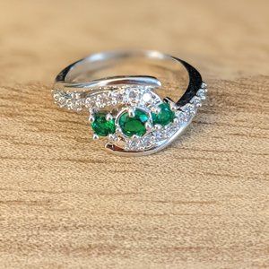 $5!!! 3 Stone Emerald Ring